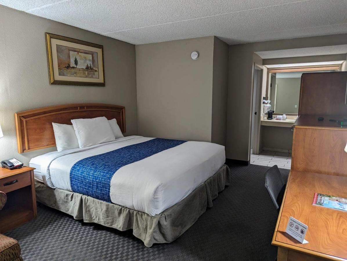 Travelodge By Wyndham Pueblo Exteriör bild